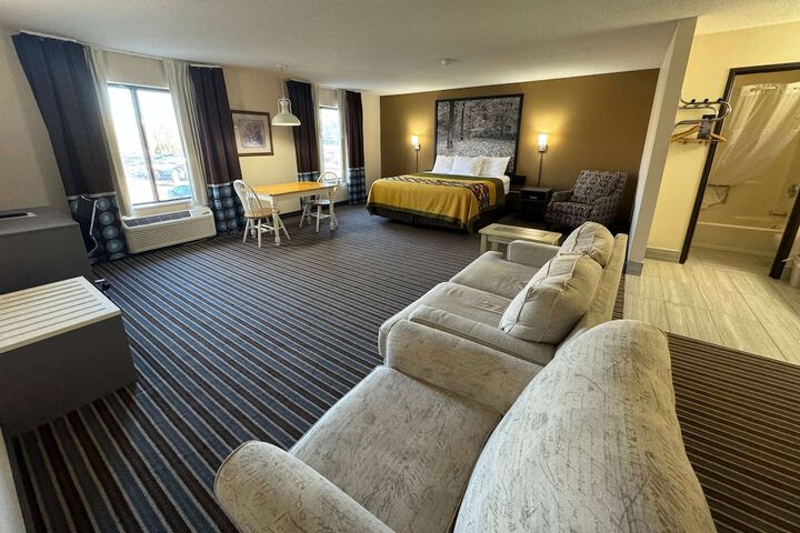 Room 7 of 35