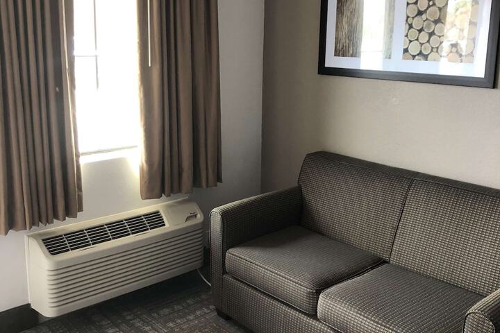 Room 28 of 35