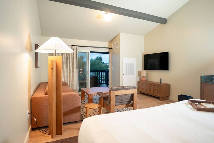 Room 10 of 76