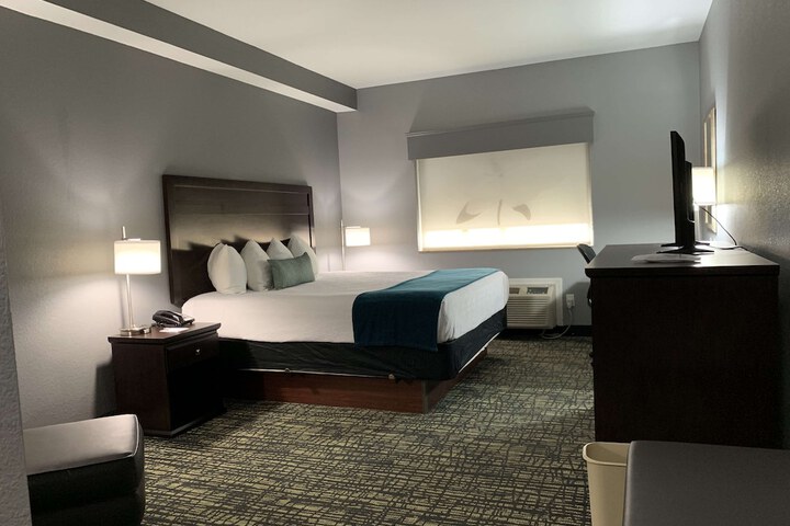 Room 21 of 27