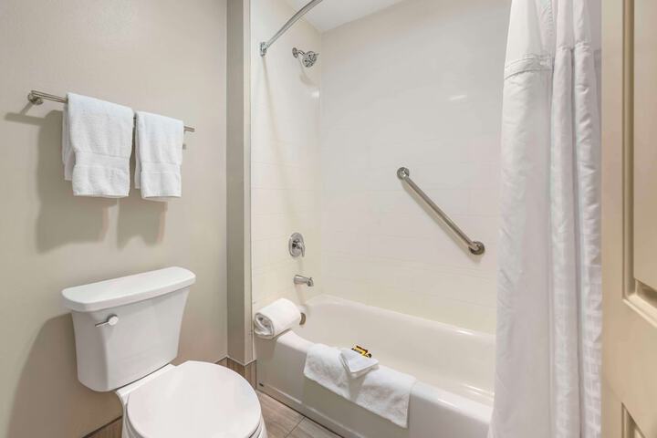 Best Western Plus Grand Manor Inn