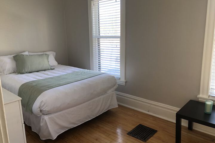 Room 13 of 28