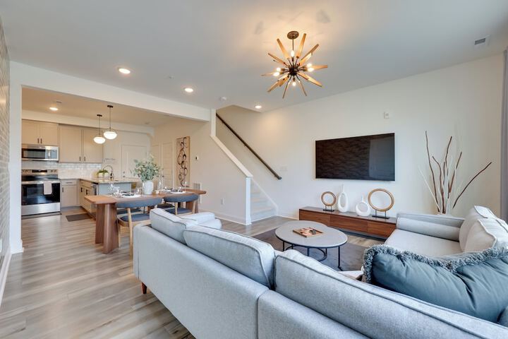 Modern Downtown Apt w / Balcony in Wake Forest!