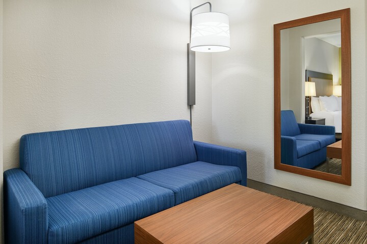 Room 33 of 50
