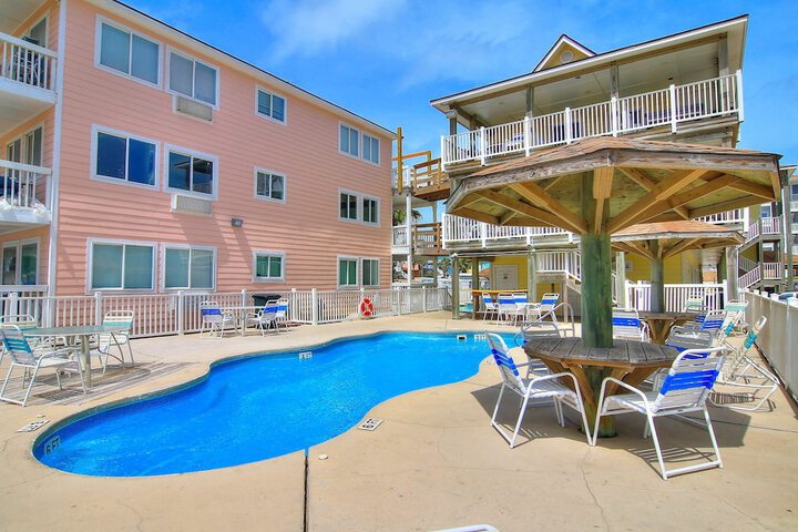 Beachgate CondoSuites and Oceanfront Resort