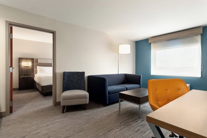 Holiday Inn Express Hotel & Suites Edmond by IHG