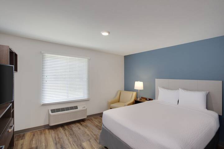 Room 17 of 33