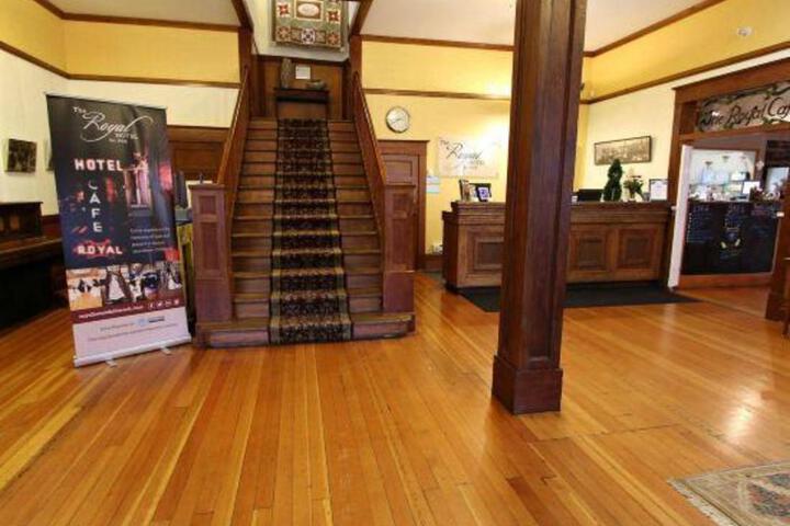 Royal Hotel Chilliwack