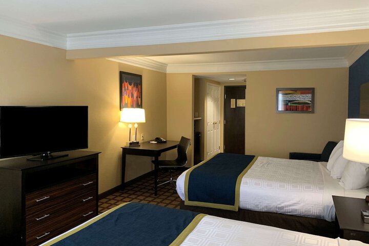 Room 11 of 14