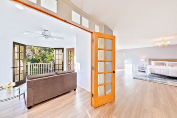 5BDRM Villa Via Mil Cumbres