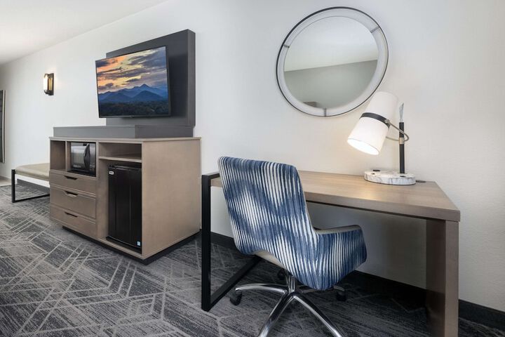 Room 25 of 47