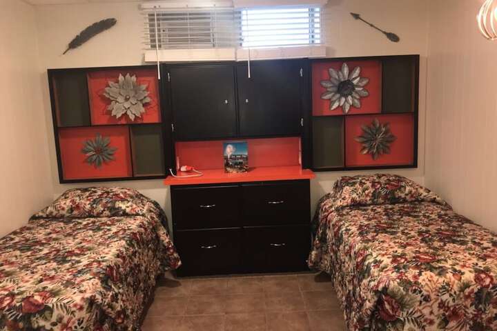 Room 53 of 76