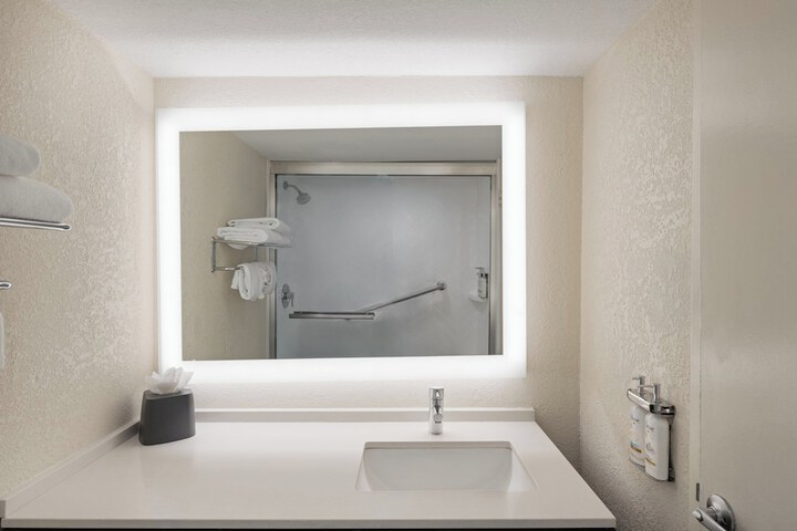 Holiday Inn Miami - International Airport by IHG