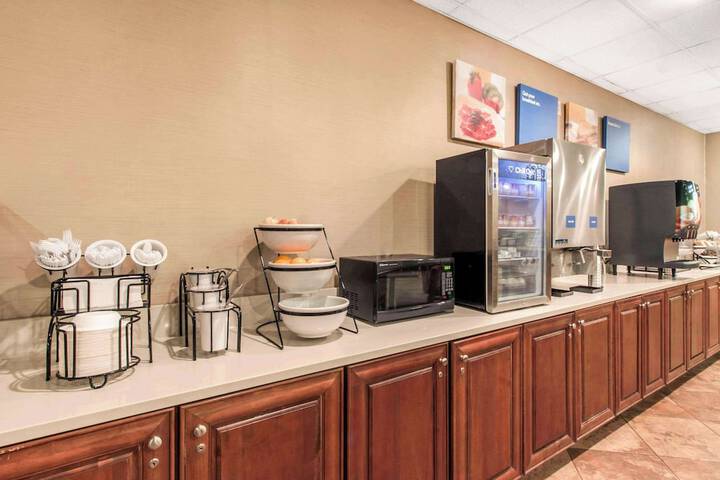 Comfort Inn & Suites Omaha Central