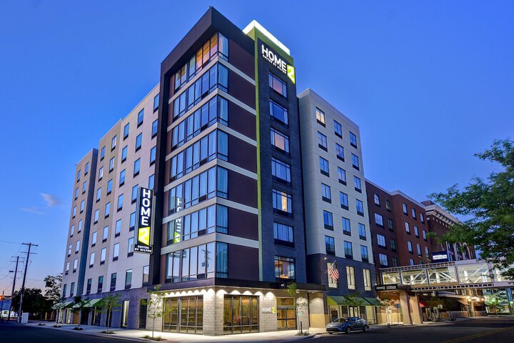 Hotel 4 of 49