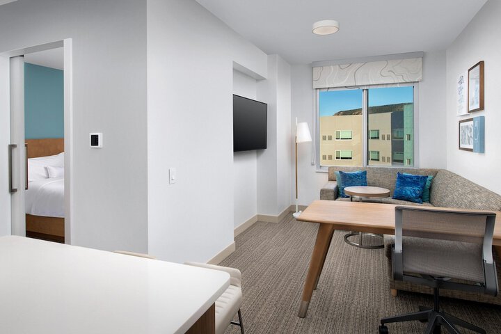 Room 30 of 53