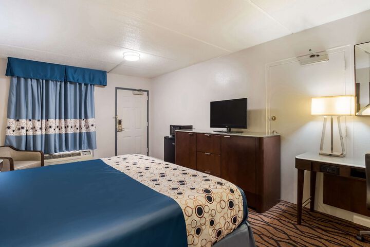 Rodeway Inn Greenwood