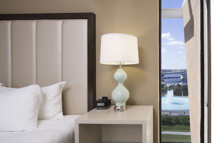 DoubleTree by Hilton Hotel Jacksonville Riverfront