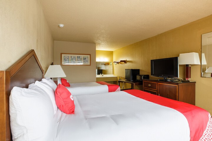 Room 13 of 28