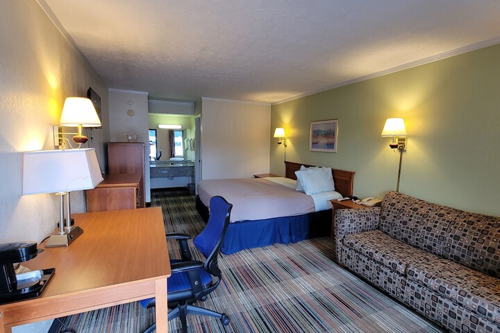 Room 12 of 15