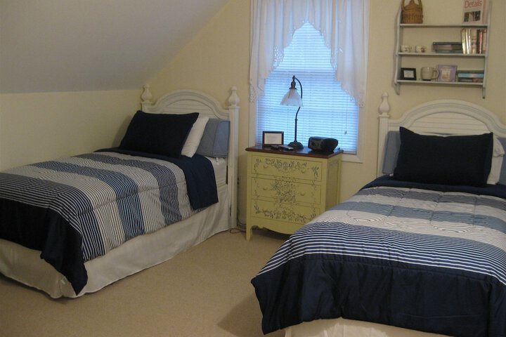 Room 28 of 79