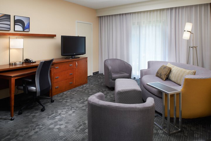 Room 21 of 32