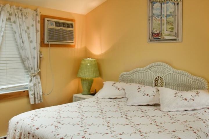 Shorelands Guest Resort and Cottages