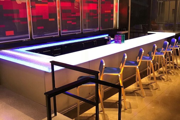 Lounge 32 of 40