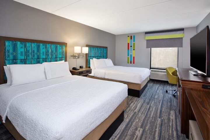 Room 32 of 48
