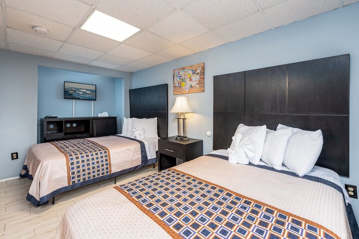 Room 11 of 33