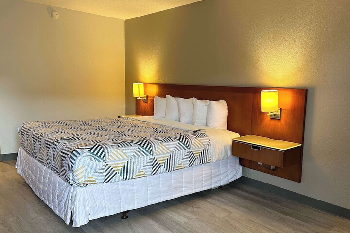 Room 14 of 19