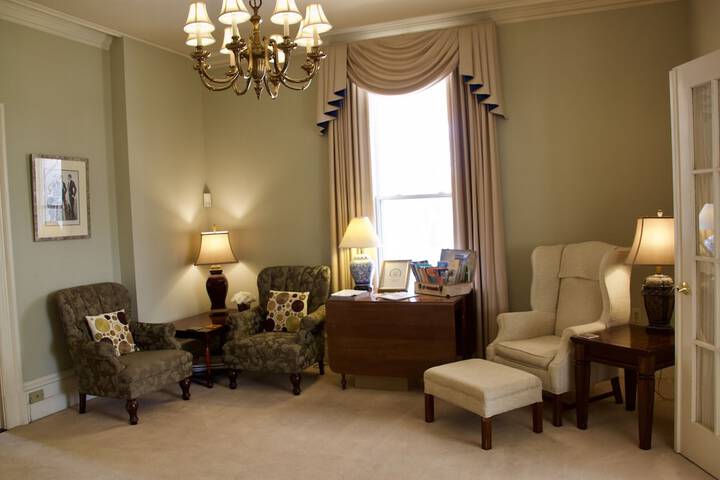 Tattingstone Inn