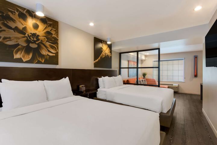 Room 30 of 55