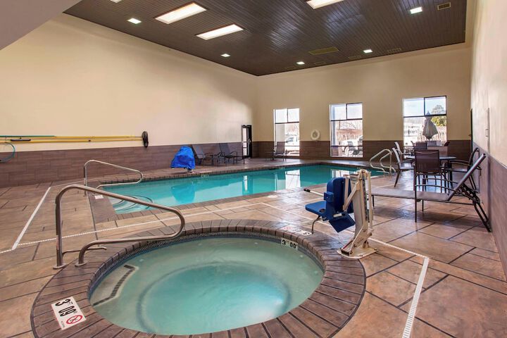 Pool 4 of 28