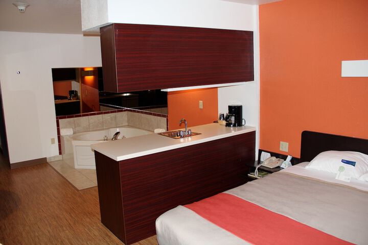 Room 19 of 33