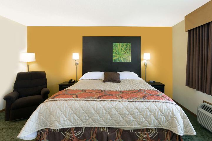 Room 8 of 15