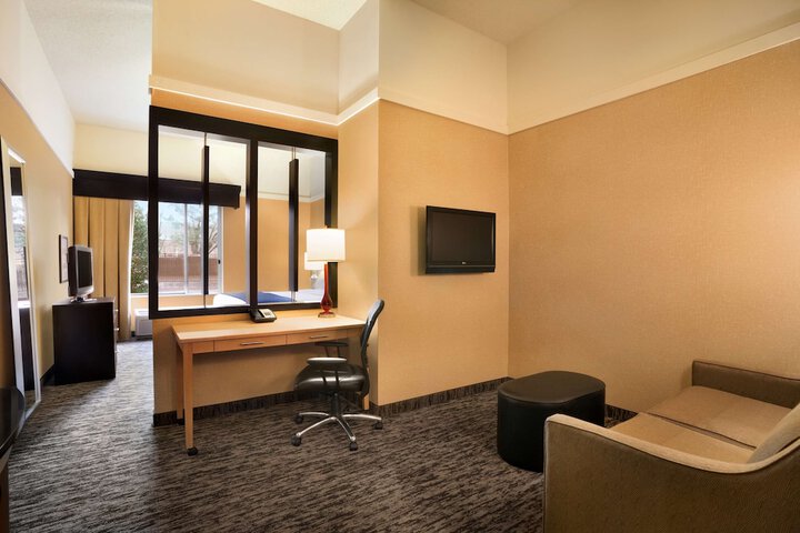 Room 8 of 40