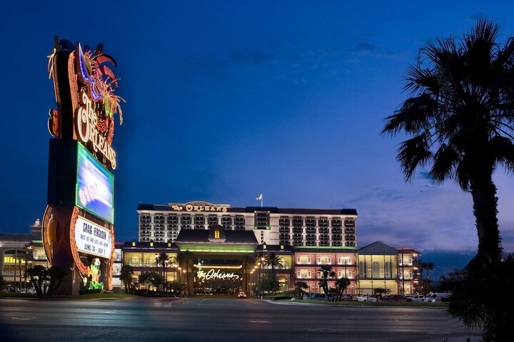 Hotel 2 of 59