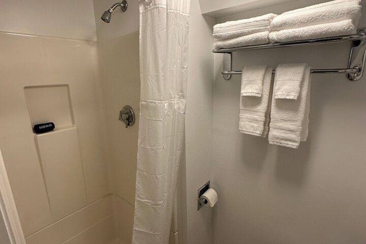 Room 42 of 99