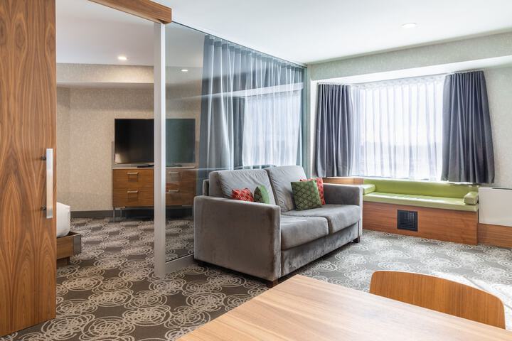 Ômage Hotel Montreal Laval, a Tribute Portfolio Hotel