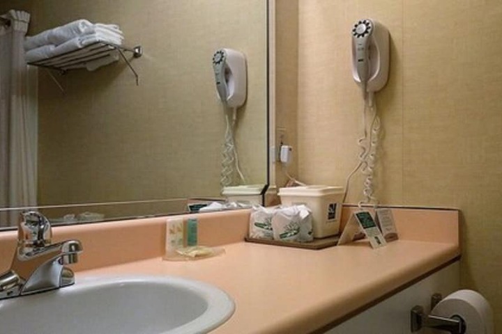 Quality Hotel & Suites