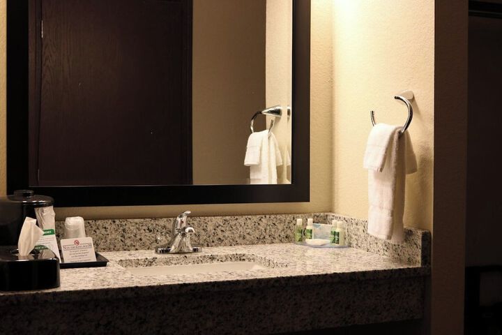 Room 21 of 69