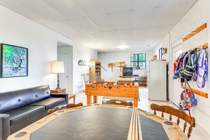 Waterfront Wheeler Lake Home w / Furnished Deck