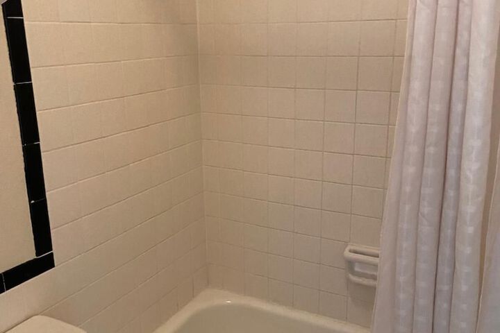 Room 14 of 26
