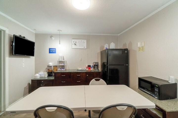 Economy Inn by OYO Lamesa TX