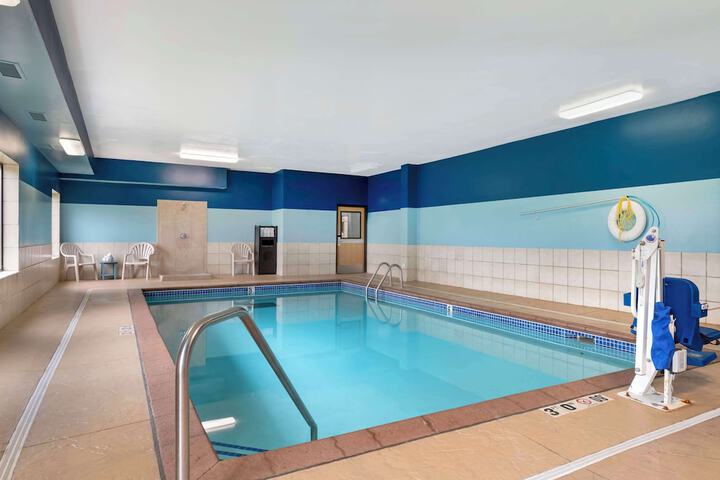 Pool 4 of 43
