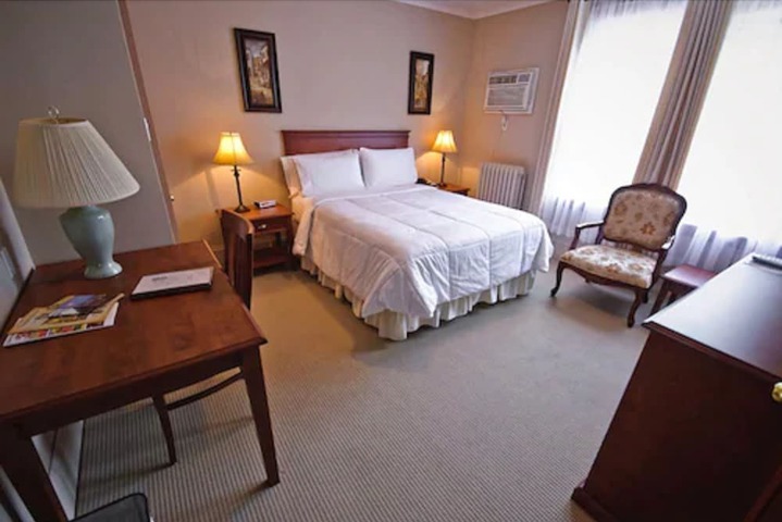 Room 48 of 61