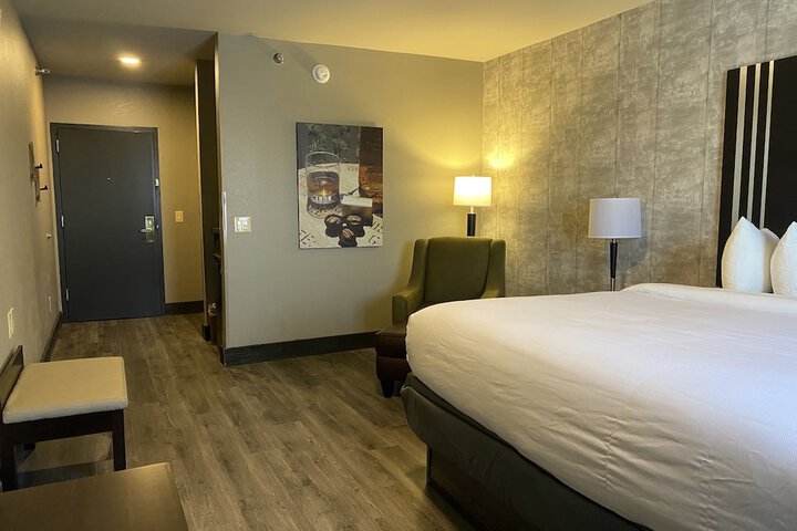 Room 35 of 98