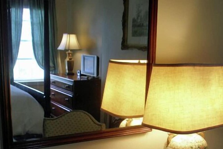 Room 195 of 238