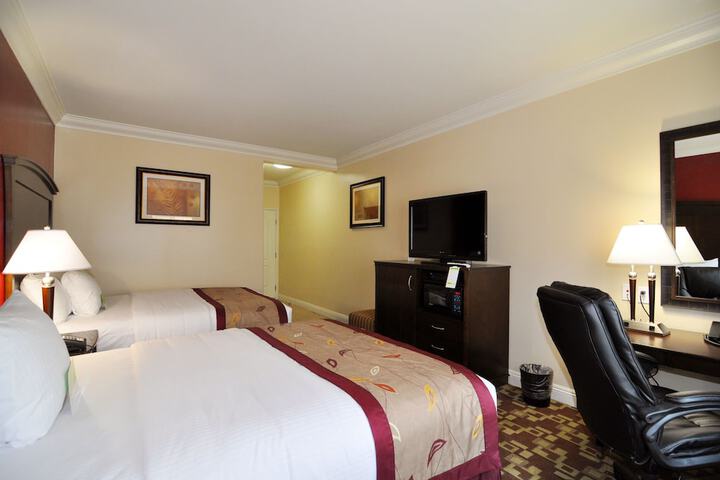 Room 30 of 40